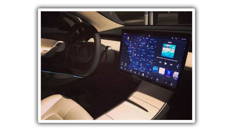 Illustration for article titled Tesla está sospechosamente poco comunicativa con respecto al diseño interior final del Tesla Model 3